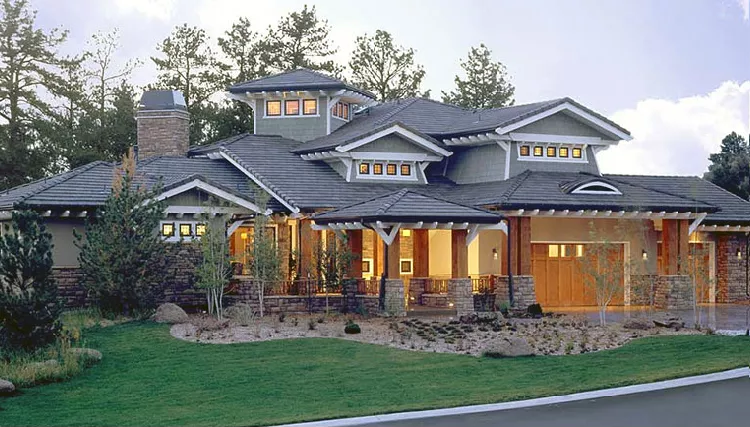 image of traditional house plan 9407